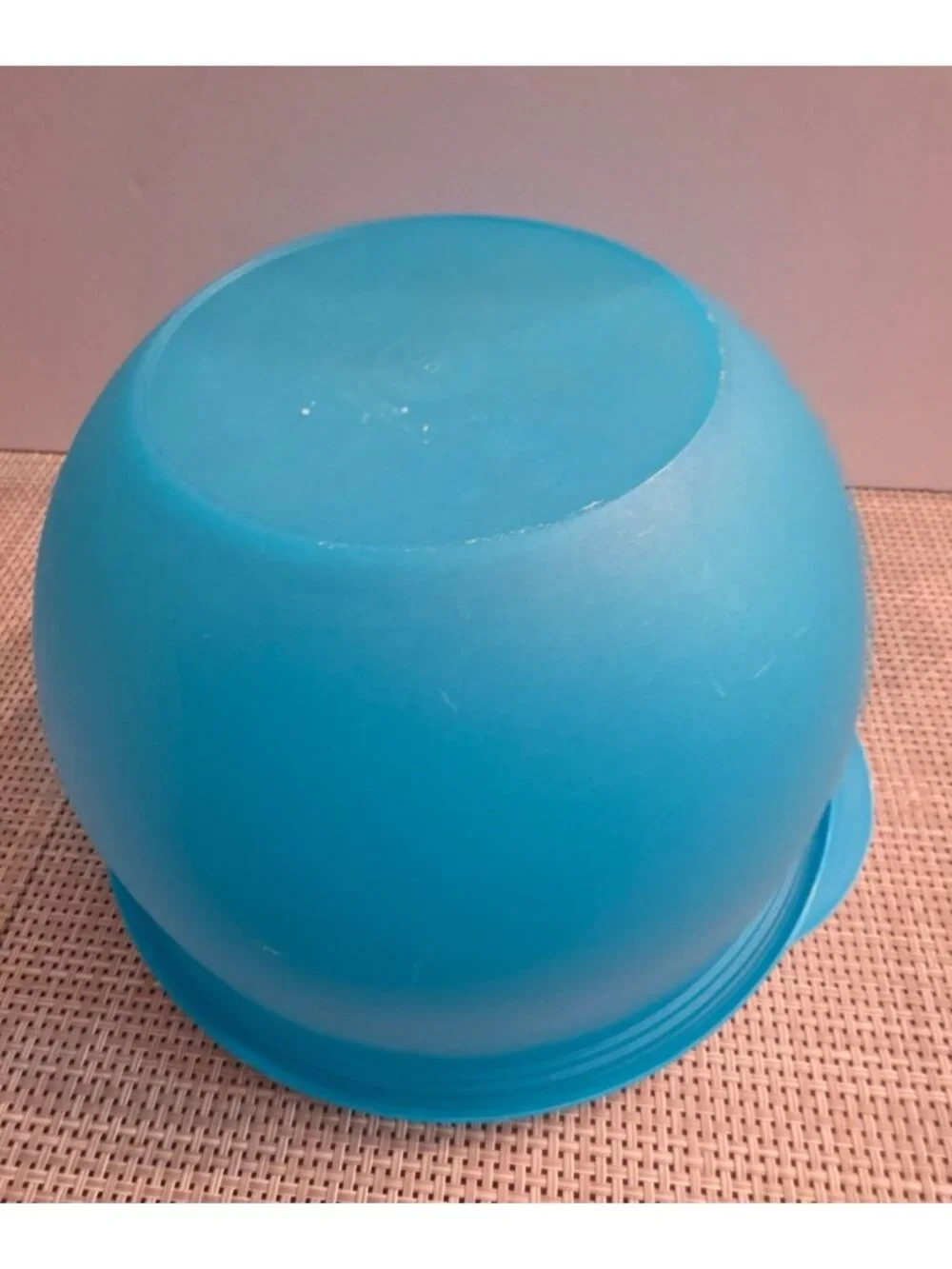 TUPPERWARE IMPRESSIONS BOWL 4.3 L BLUE TEAL AND LID SEAL 3091B-2